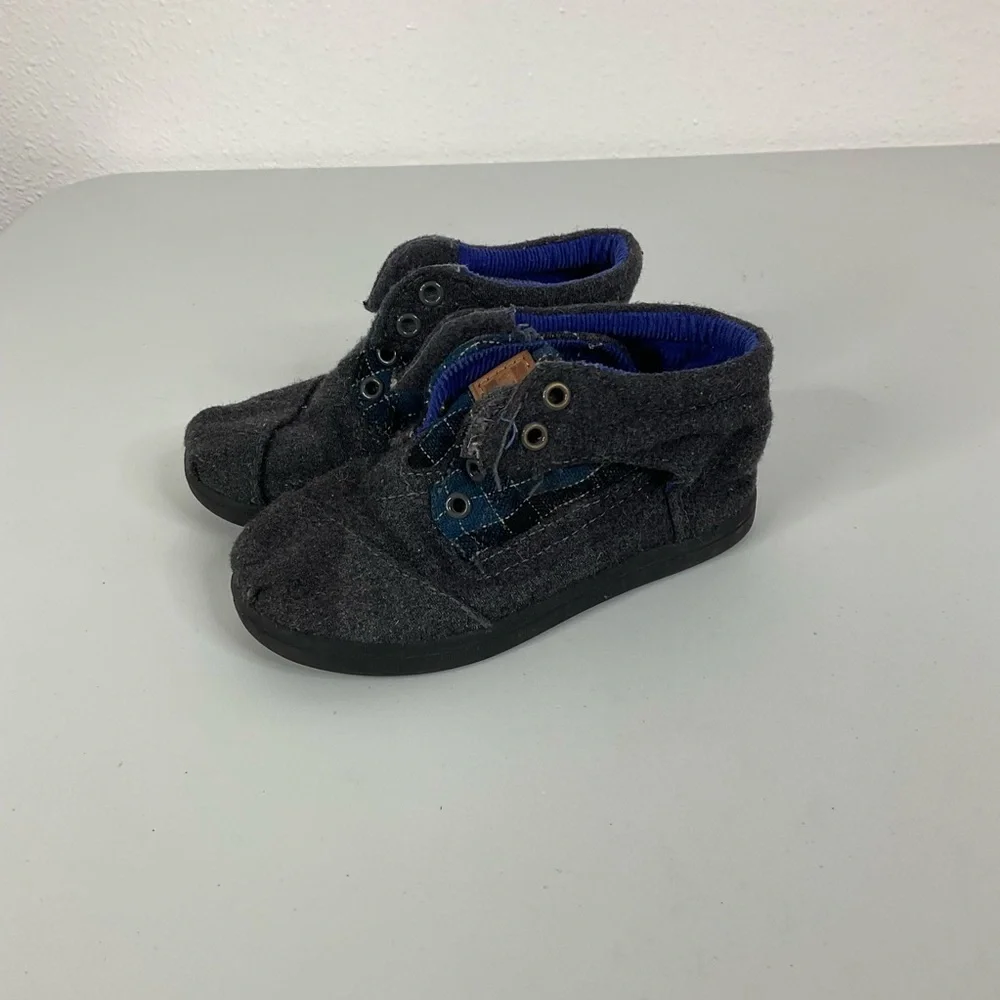 Toms‎ Gray Toddler Shoes Size 8